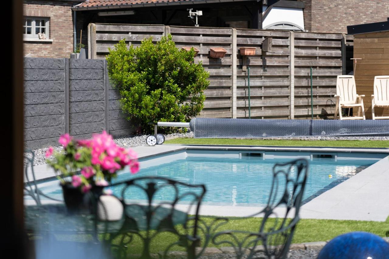 Bed & Breakfast 'T Veerke Dilsen Stokkem Bagian luar foto